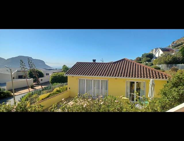 10 BEDROOM HOUSE FOR SALE IN FISH HOEK